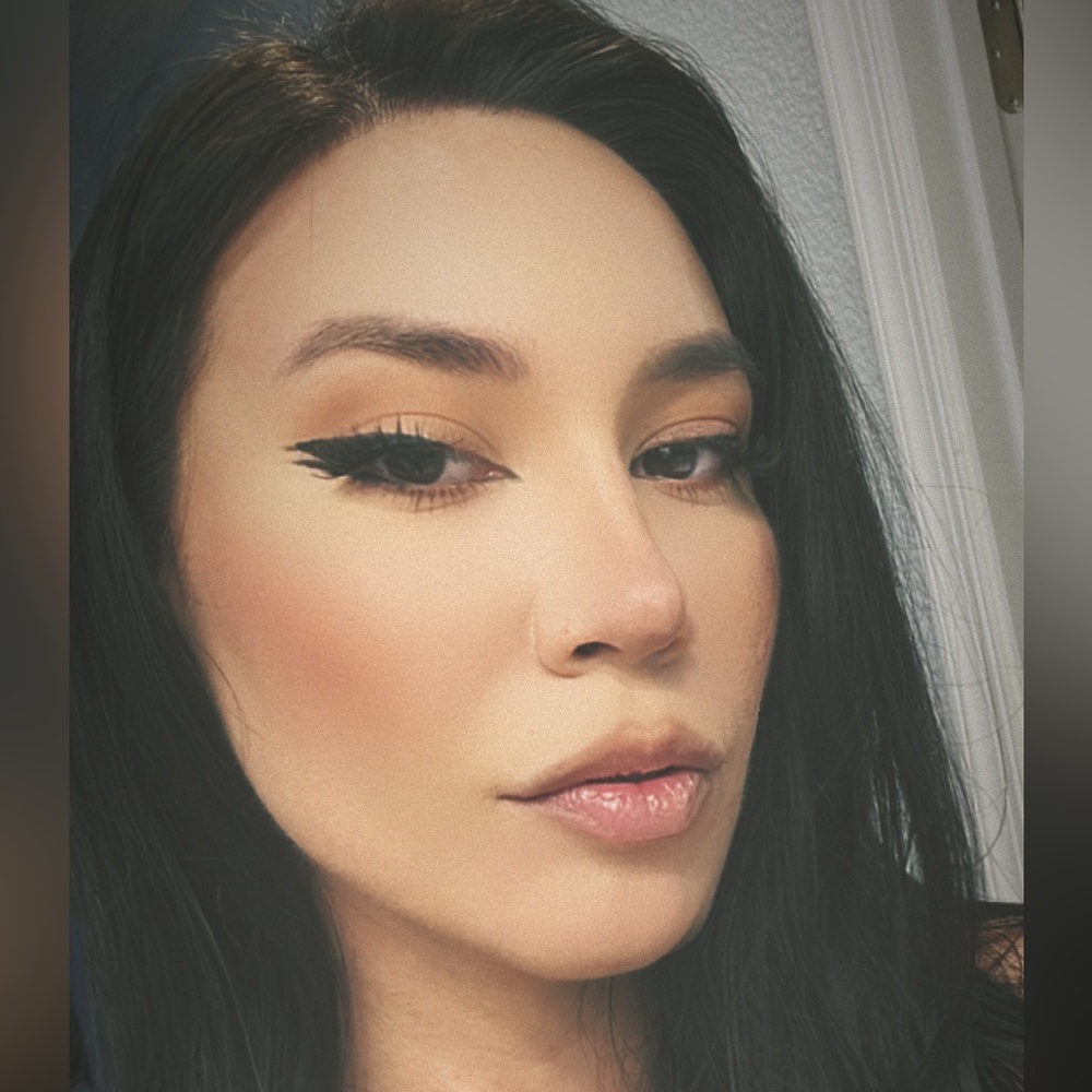 Meet your Posher, Dominique